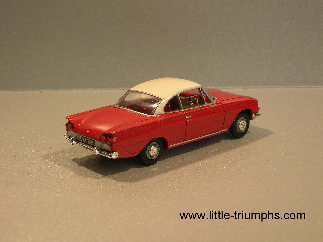 - Ford Capri - Monaco Red / Ermine White  -