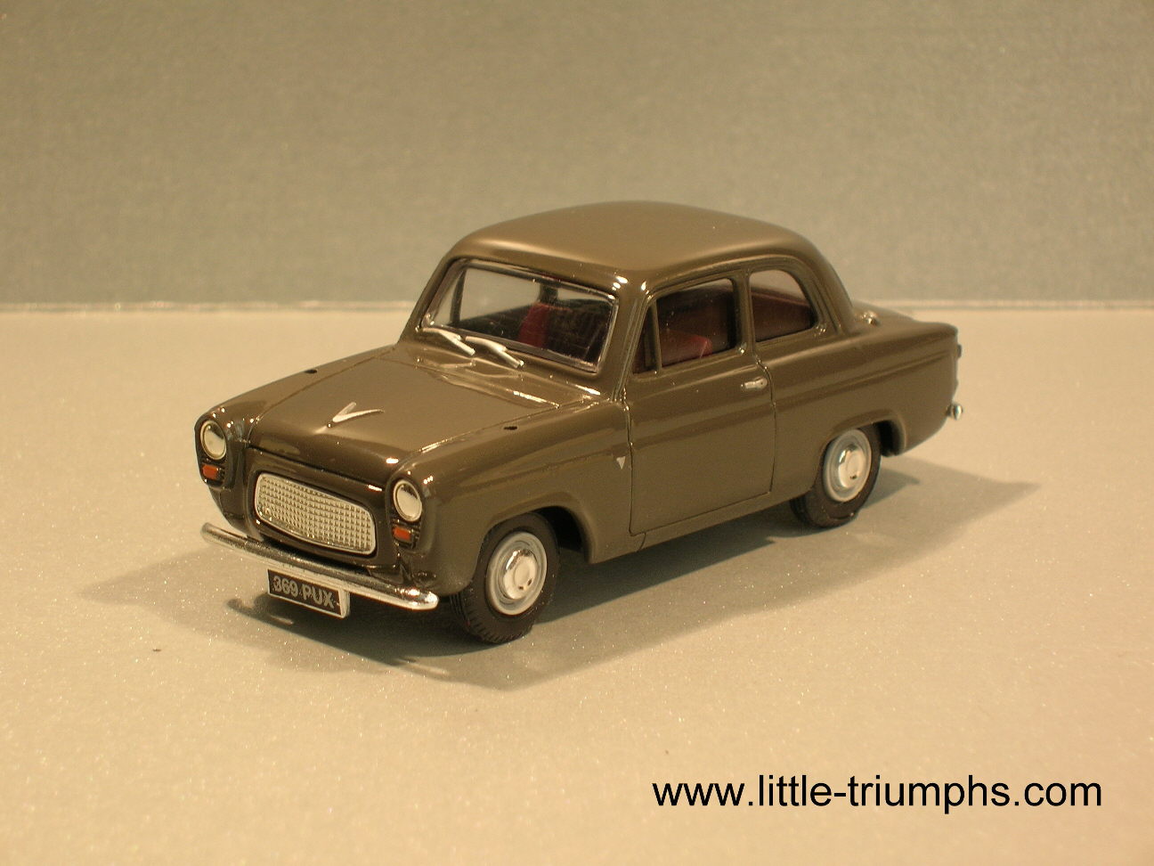 Ford 100 E -Grey -